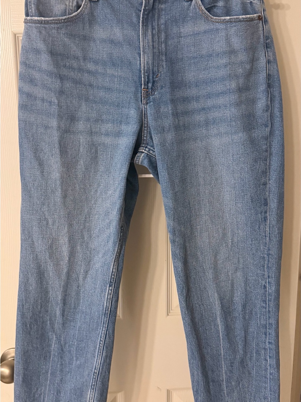Abercrombie Light Blue Women’s The Mom Jean High Rise Size 30/10